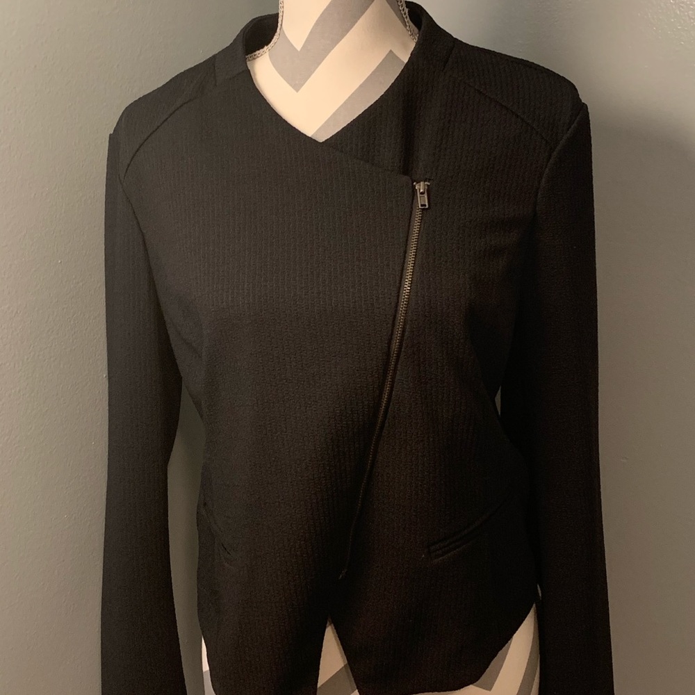Trendy Black Blazer/Suit Jacket With Zipper Large